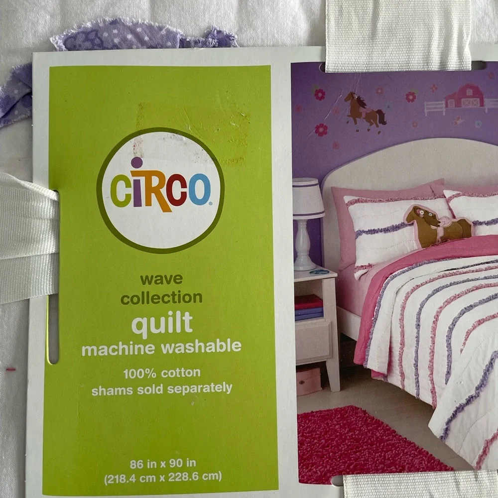 Brand New Circo Full/ Queen Sz Girls3 pc Quilt Set Wave Collection